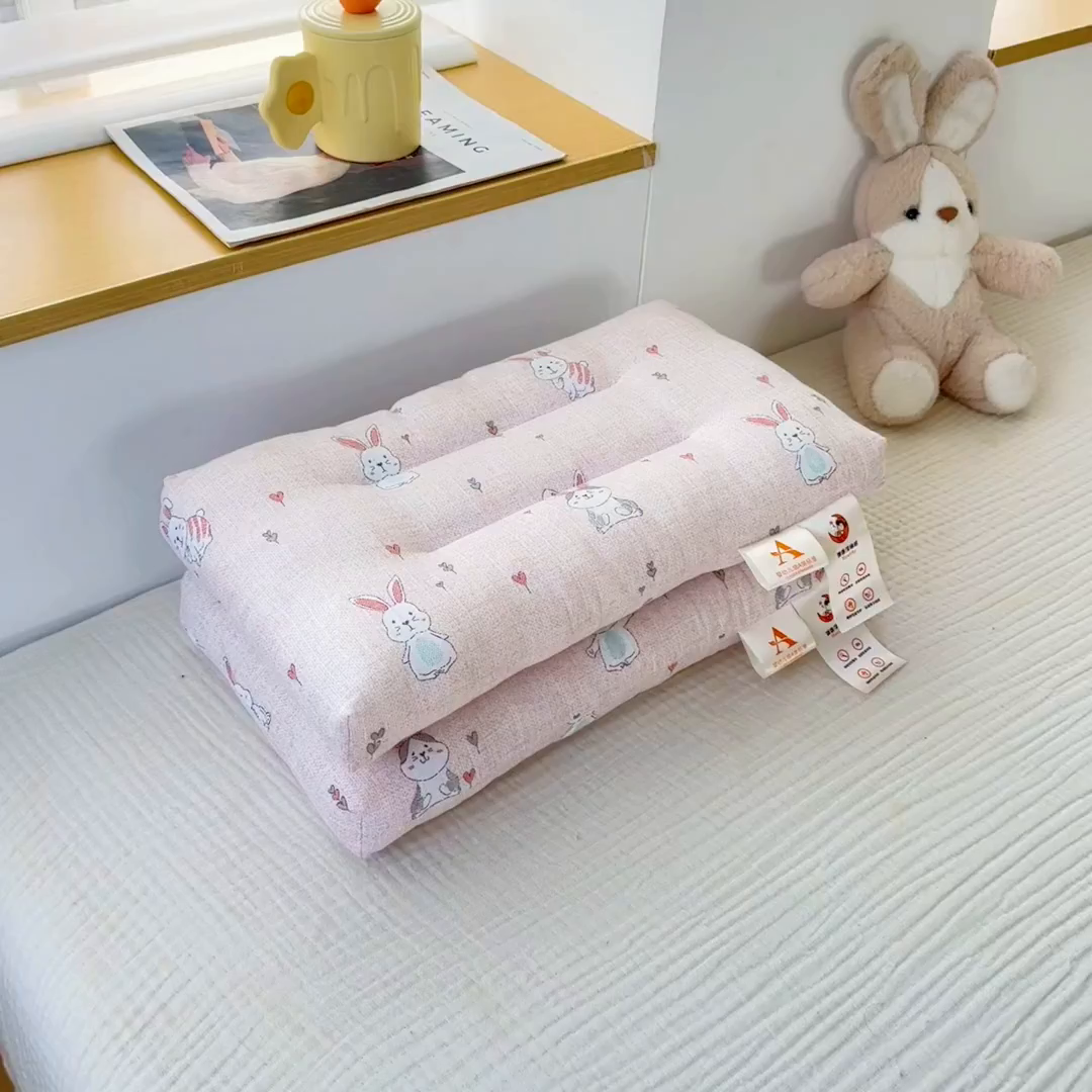 91家纺网 家纺一手货源 找家纺 织布人 2025新款枕芯A类全棉双层纱婴幼儿童枕头午睡枕学生宿舍专用枕芯 A类婴幼儿童枕-爱心小兔