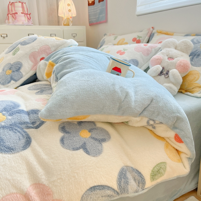 91家纺网 家纺一手货源 找家纺 川悦生活 2025新款立体雪花绒印花大床四件套系列二场景一 半暖花朵