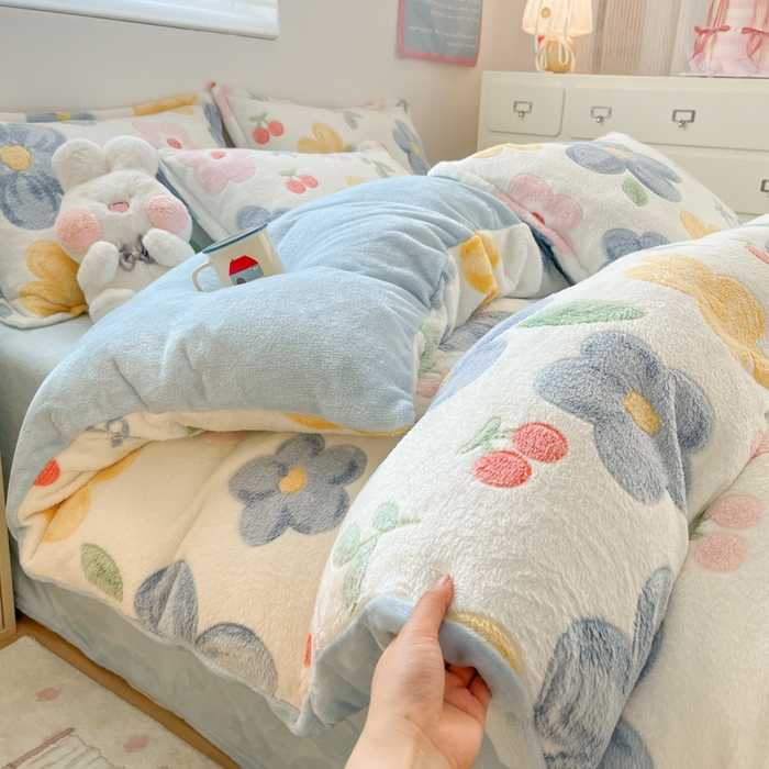 91家纺网 家纺一手货源 找家纺 川悦生活 2025新款立体雪花绒印花大床四件套系列二场景一 半暖花朵