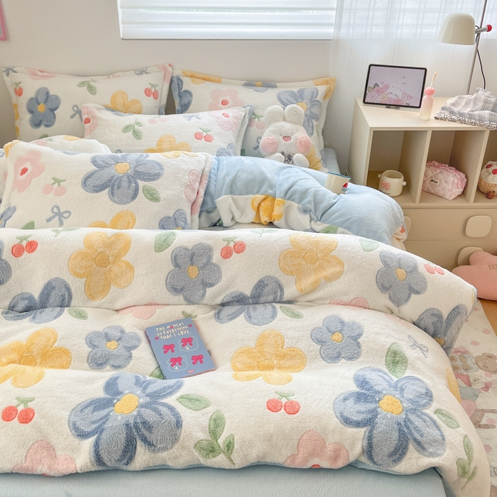 91家纺网 家纺一手货源 找家纺 川悦生活 2025新款立体雪花绒印花大床四件套系列二场景一 半暖花朵