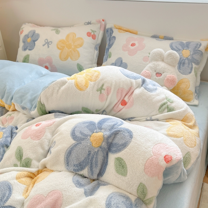 91家纺网 家纺一手货源 找家纺 川悦生活 2025新款立体雪花绒印花大床四件套系列二场景一 半暖花朵