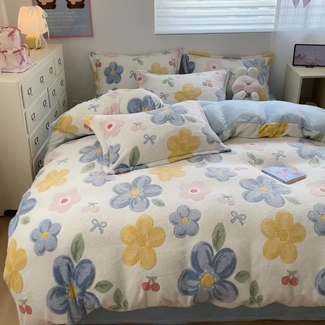 91家纺网 家纺一手货源 找家纺 川悦生活 2025新款立体雪花绒印花大床四件套系列二场景一 半暖花朵