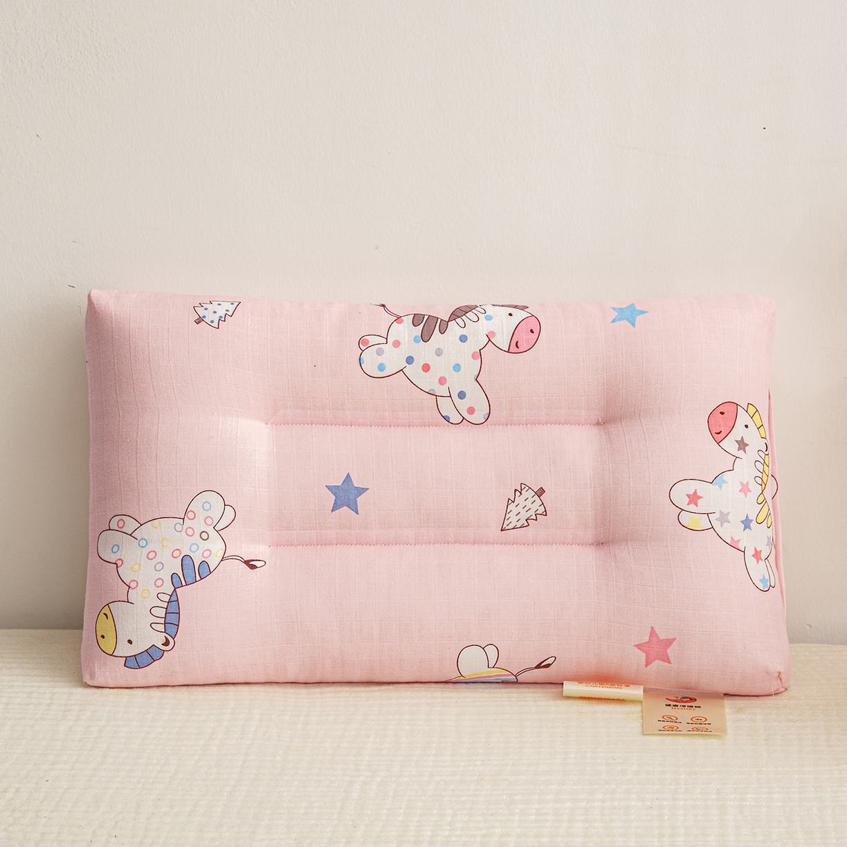 91家纺网 家纺一手货源 找家纺 织布人 2025新款枕芯A类全棉双层纱婴幼儿童枕头午睡枕学生宿舍专用枕芯 A类婴幼儿童枕-小马罗莉