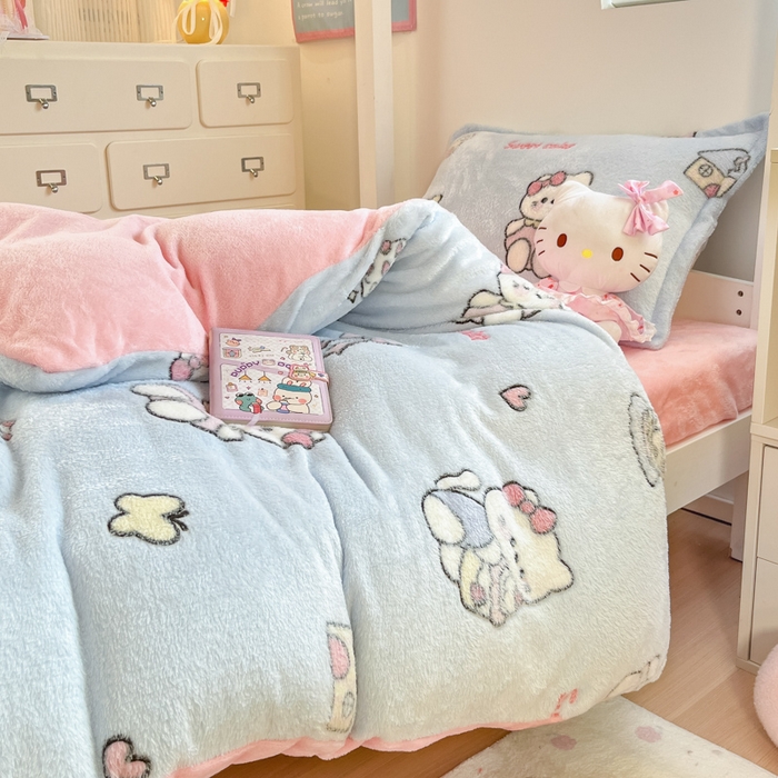 91家纺网 家纺一手货源 找家纺 川悦生活 2025新款立体雪花绒印花四件套学生床系列二场景一 奶蓝小汪粉