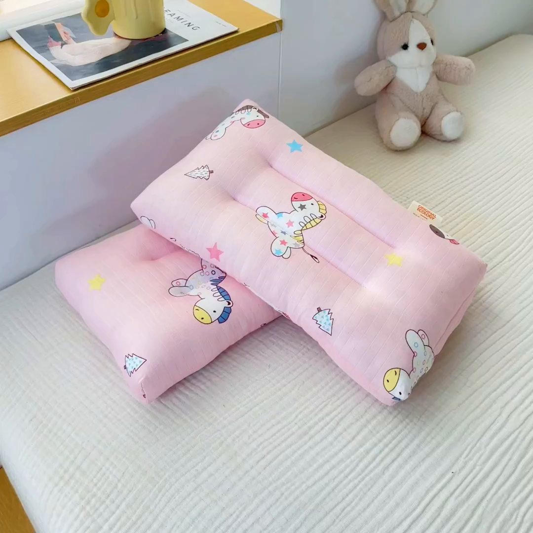 91家纺网 家纺一手货源 找家纺 织布人 2025新款枕芯A类全棉双层纱婴幼儿童枕头午睡枕学生宿舍专用枕芯 A类婴幼儿童枕-小马罗莉