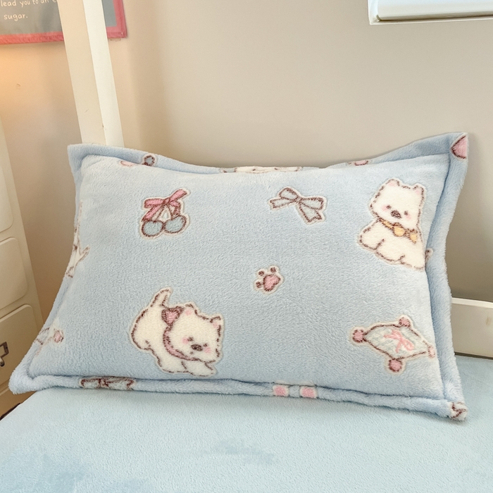 91家纺网 家纺一手货源 找家纺 川悦生活 2025新款立体雪花绒印花四件套学生床系列二场景一 奶蓝小汪蓝