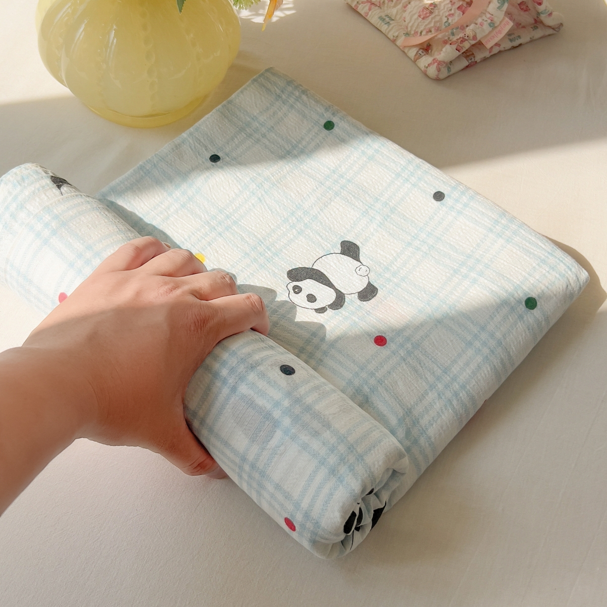 91家纺网 家纺一手货源 找家纺 韩巢家纺 2025新款双层纱儿童卡通风床单寝室单人学生宿舍单床单床单单件单品床单 软软熊猫