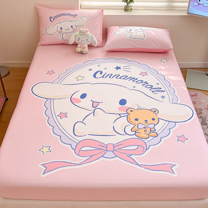 91家纺网 家纺一手货源 找家纺 金爱家 2025新款三丽鸥全棉床笠 棉单品-小熊玉桂狗粉