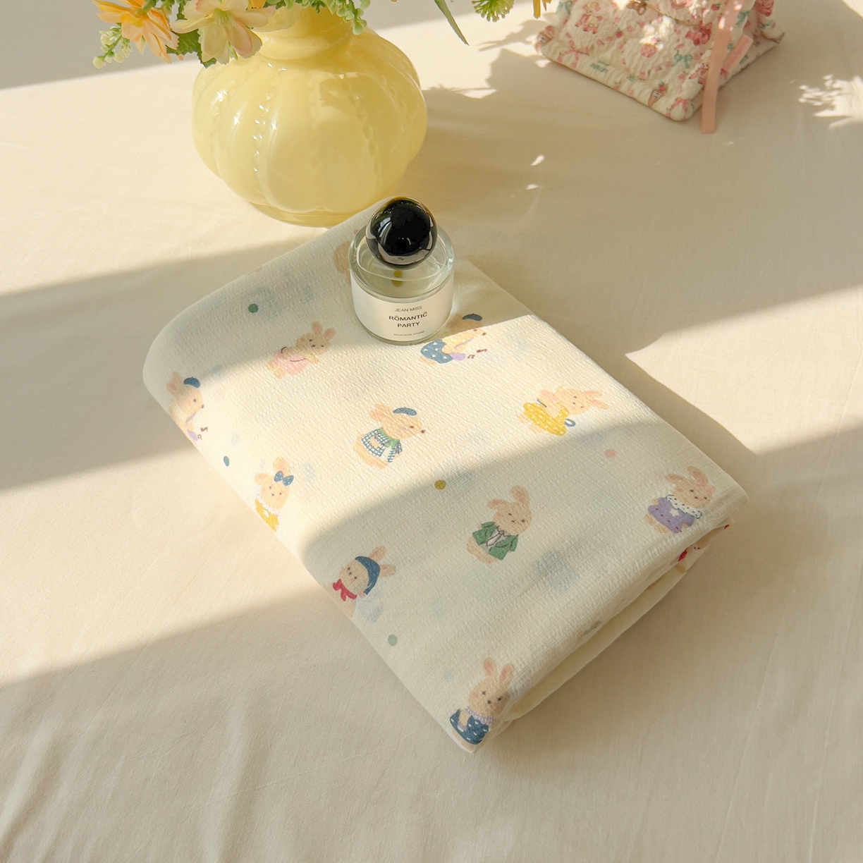 91家纺网 家纺一手货源 找家纺 韩巢家纺 2025新款双层纱儿童卡通风床单寝室单人学生宿舍单床单床单单件单品床单 兔子集合