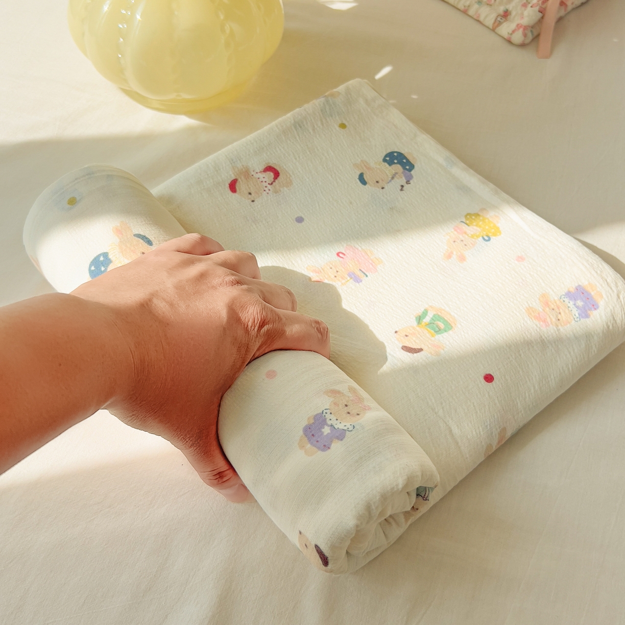 91家纺网 家纺一手货源 找家纺 韩巢家纺 2025新款双层纱儿童卡通风床单寝室单人学生宿舍单床单床单单件单品床单 兔子集合