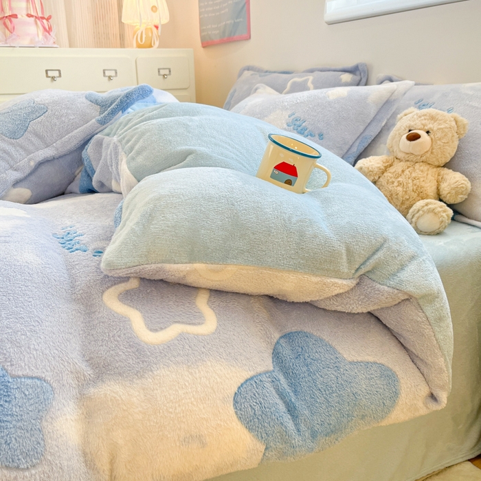 91家纺网 家纺一手货源 找家纺 川悦生活 2025新款立体雪花绒印花大床四件套系列二场景一 叮咚星星