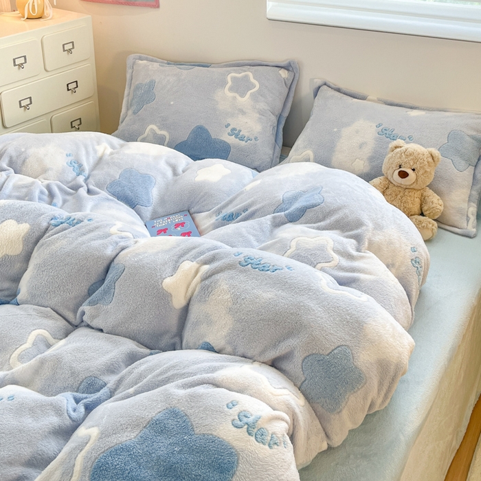 91家纺网 家纺一手货源 找家纺 川悦生活 2025新款立体雪花绒印花大床四件套系列二场景一 叮咚星星