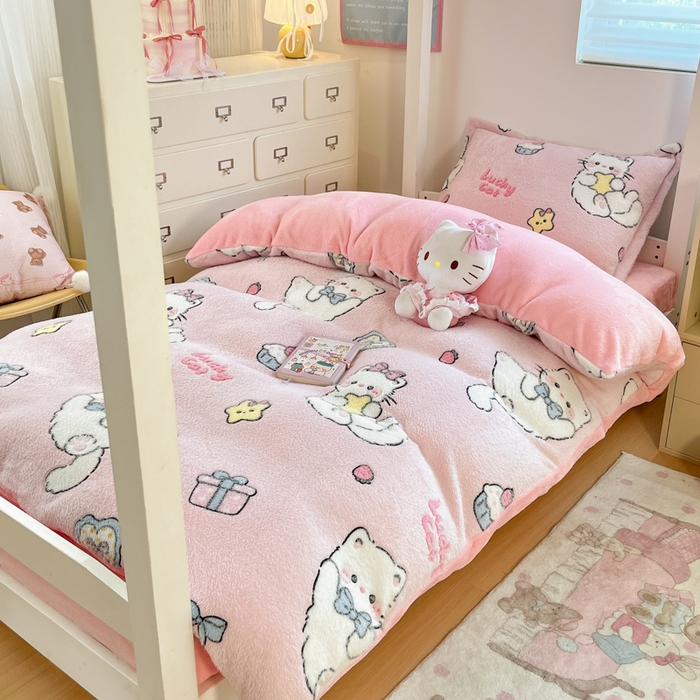 91家纺网 家纺一手货源 找家纺 川悦生活 2025新款立体雪花绒印花四件套学生床系列二场景一 甜梦小猫