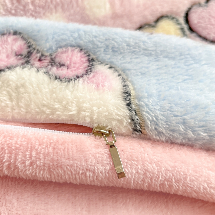 91家纺网 家纺一手货源 找家纺 川悦生活 2025新款立体雪花绒印花大床四件套系列二场景一 开心小喵