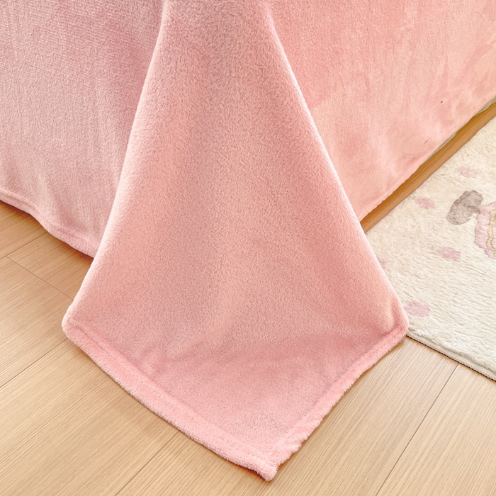 91家纺网 家纺一手货源 找家纺 川悦生活 2025新款立体雪花绒印花大床四件套系列二场景一 开心小喵