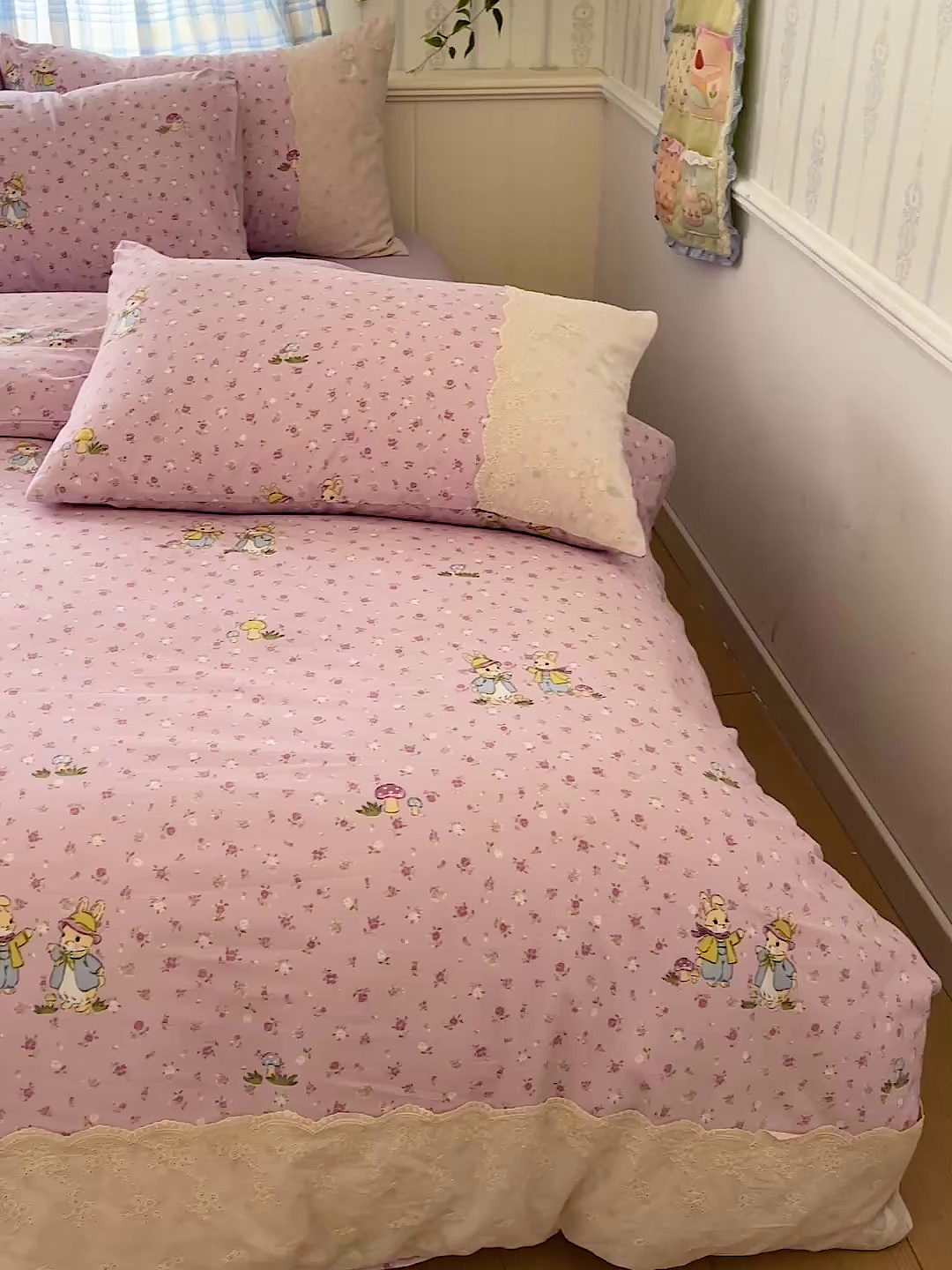 91家纺网 家纺一手货源 找家纺 海岛哥哥 2025新款韩式全棉蕾丝花边软绵绵四件套 萌兔花园-紫