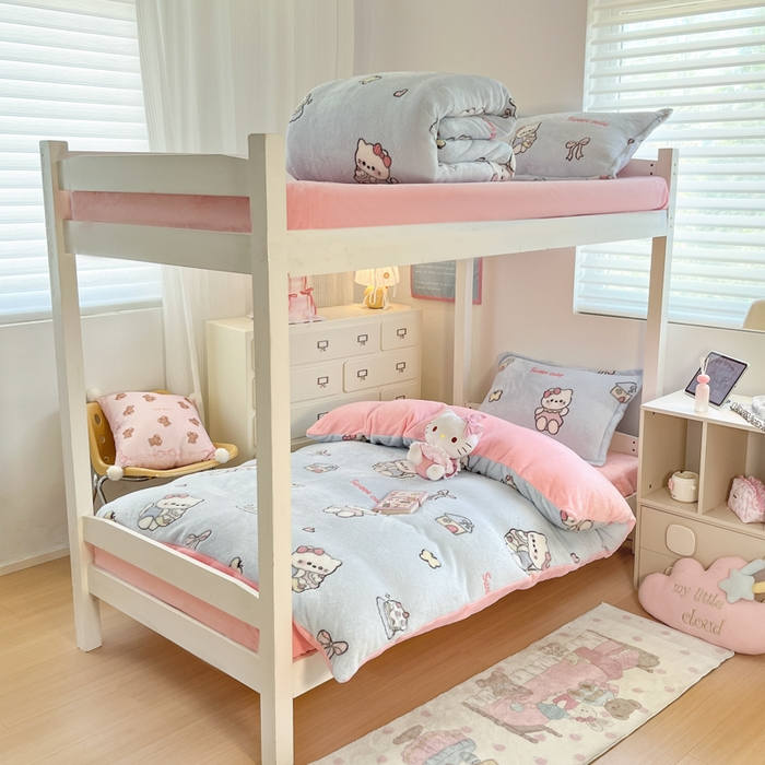 91家纺网 家纺一手货源 找家纺 川悦生活 2025新款立体雪花绒印花四件套学生床系列二场景一 幸运小咪