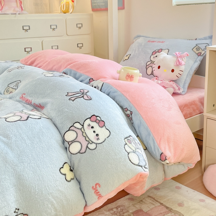 91家纺网 家纺一手货源 找家纺 川悦生活 2025新款立体雪花绒印花四件套学生床系列二场景一 幸运小咪