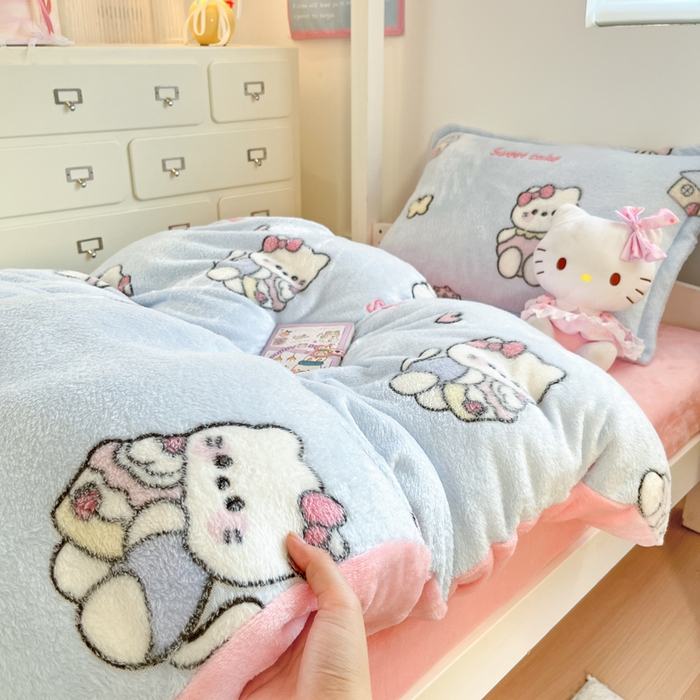 91家纺网 家纺一手货源 找家纺 川悦生活 2025新款立体雪花绒印花四件套学生床系列二场景一 幸运小咪