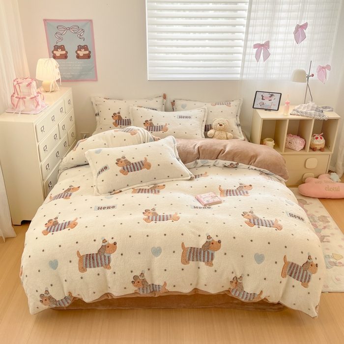 91家纺网 家纺一手货源 找家纺 川悦生活 2025新款立体雪花绒印花大床四件套系列二场景一 腊肠小点