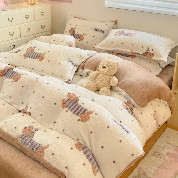 91家纺网 家纺一手货源 找家纺 川悦生活 2025新款立体雪花绒印花大床四件套系列二场景一 腊肠小点