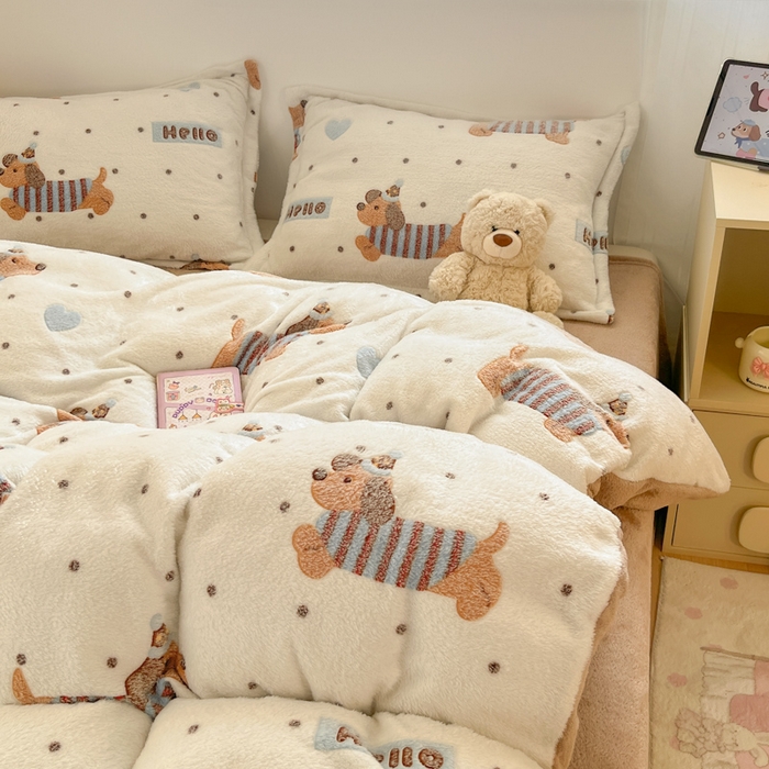 91家纺网 家纺一手货源 找家纺 川悦生活 2025新款立体雪花绒印花大床四件套系列二场景一 腊肠小点