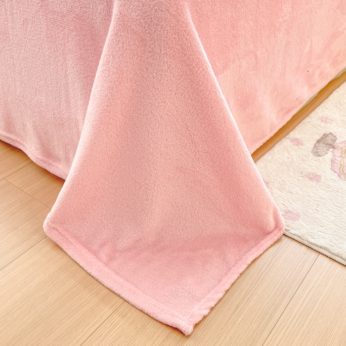 91家纺网 家纺一手货源 找家纺 川悦生活 2025新款立体雪花绒印花大床四件套系列二场景一 奶蓝小汪粉