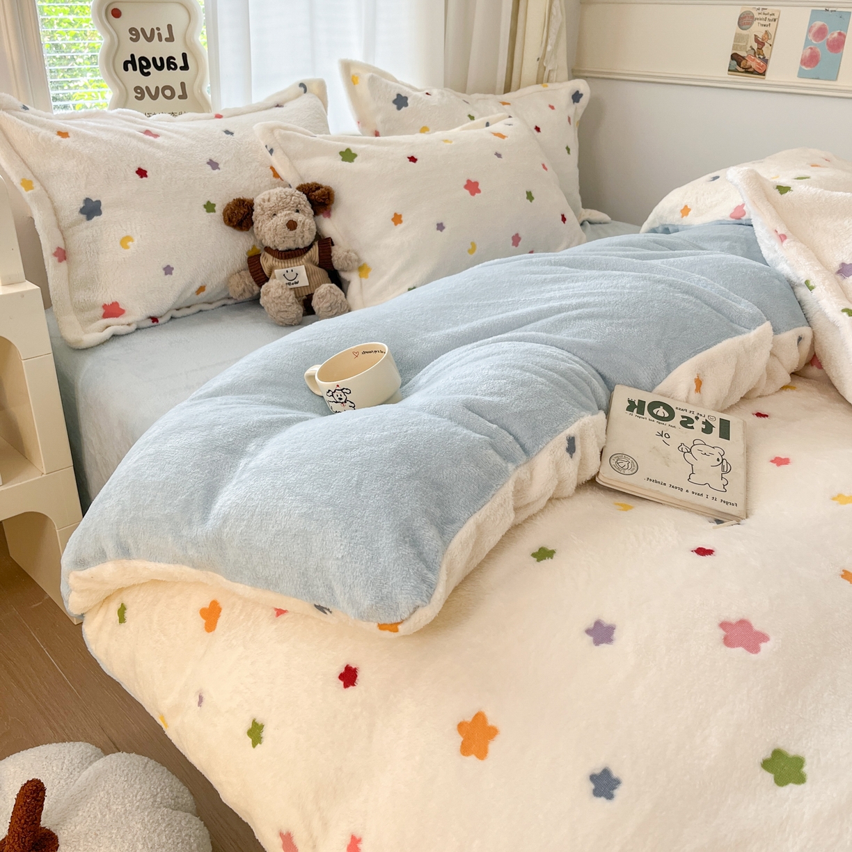 91家纺网 家纺一手货源 找家纺 川悦生活 2025新款立体雪花绒印花大床四件套系列二场景一 奶昔星星