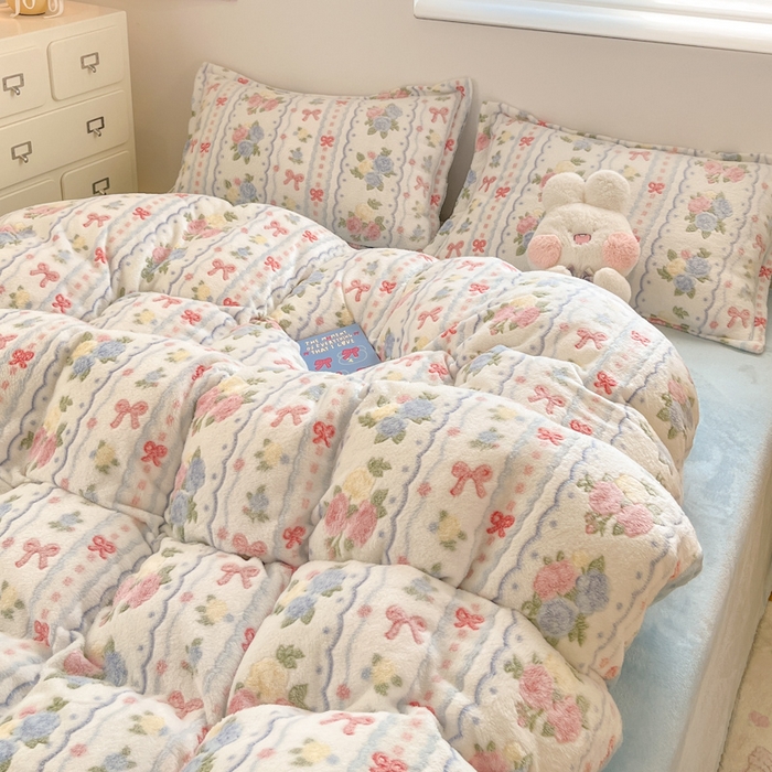 91家纺网 家纺一手货源 找家纺 川悦生活 2025新款立体雪花绒印花大床四件套系列二场景一 年华花念