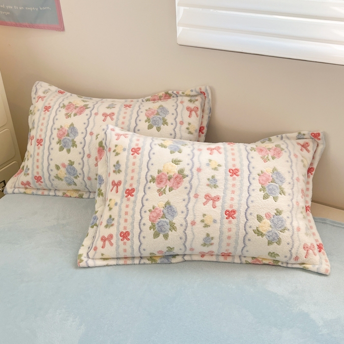 91家纺网 家纺一手货源 找家纺 川悦生活 2025新款立体雪花绒印花大床四件套系列二场景一 年华花念