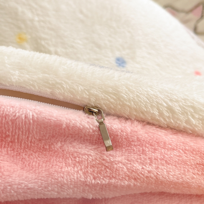 91家纺网 家纺一手货源 找家纺 川悦生活 2025新款立体雪花绒印花大床四件套系列二场景一 派对西高地