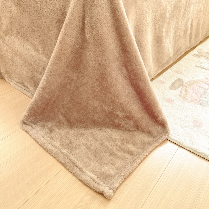 91家纺网 家纺一手货源 找家纺 川悦生活 2025新款立体雪花绒印花大床四件套系列二场景一 曲奇小熊