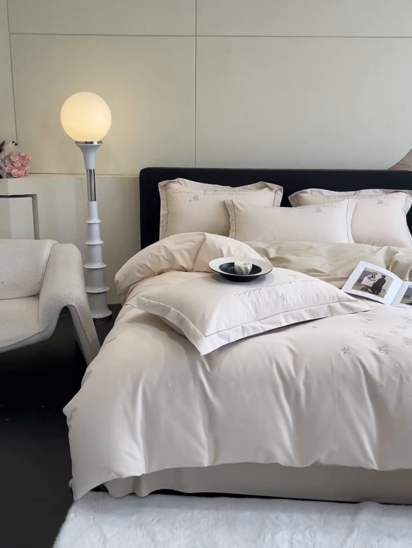 91家纺网 家纺一手货源 找家纺 涵宸家纺 2025新款全棉磨毛刺绣四件套系列-花蝴蝶 花蝴蝶-浅粉