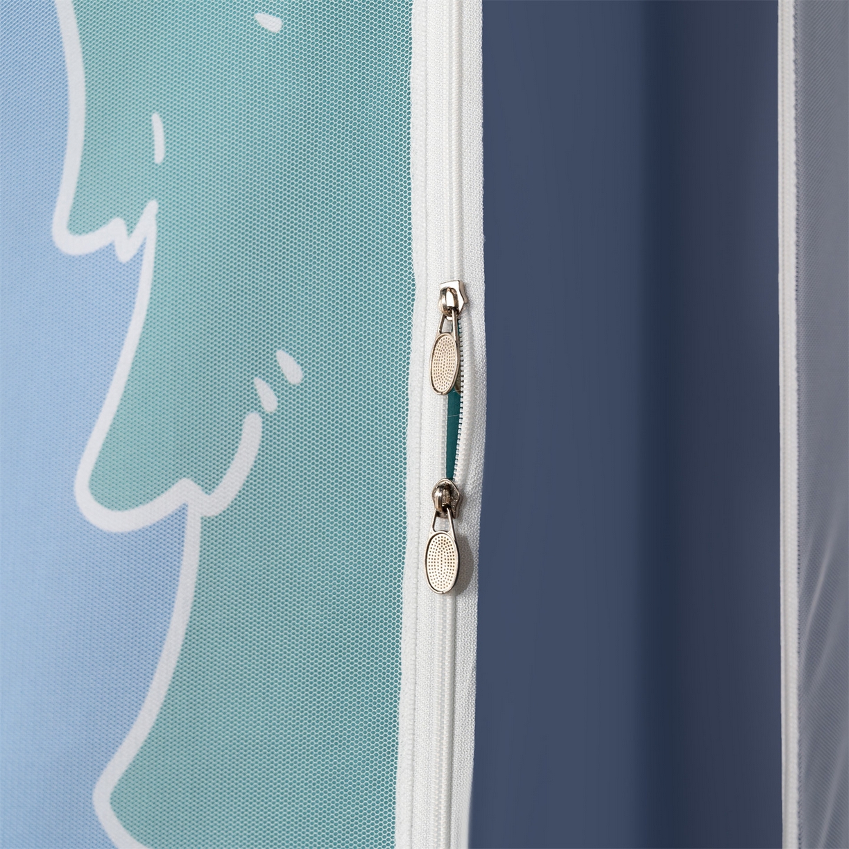 91家纺网 家纺一手货源 找家纺 2025新款多层复合夹层强遮光学生蚊帐 棒球小子