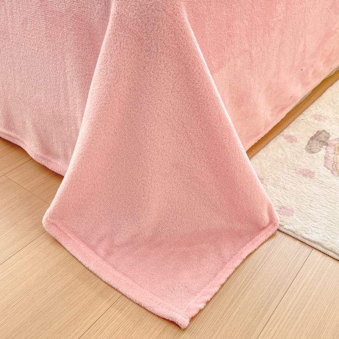 91家纺网 家纺一手货源 找家纺 川悦生活 2025新款立体雪花绒印花大床四件套系列二场景一 甜心喵喵