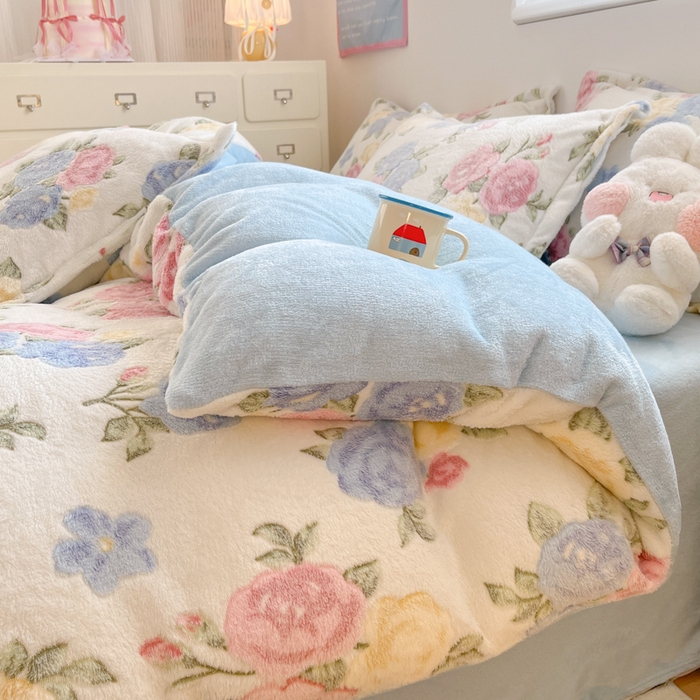 91家纺网 家纺一手货源 找家纺 川悦生活 2025新款立体雪花绒印花大床四件套系列二场景一 西柚花花