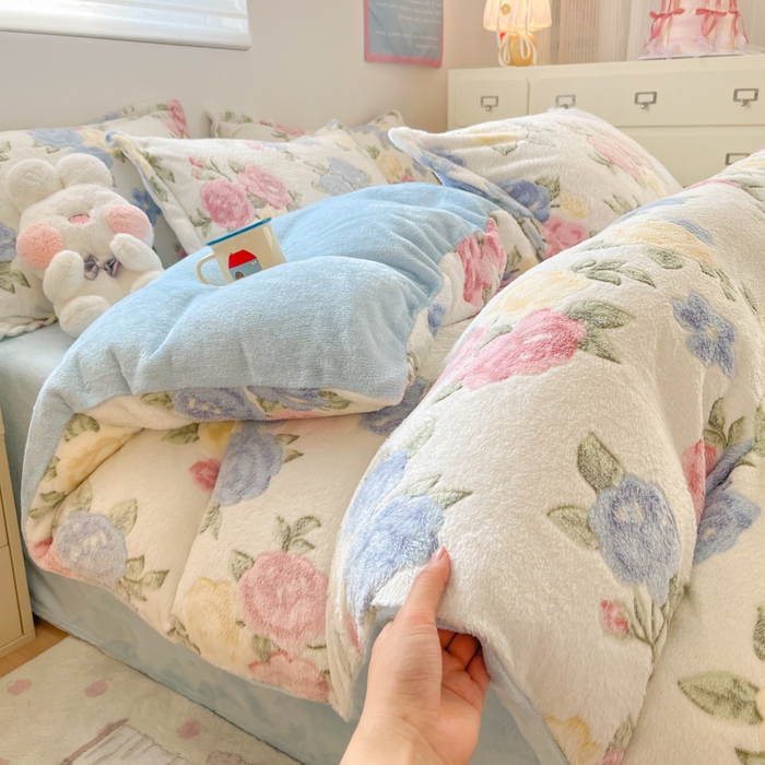 91家纺网 家纺一手货源 找家纺 川悦生活 2025新款立体雪花绒印花大床四件套系列二场景一 西柚花花