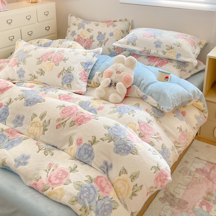 91家纺网 家纺一手货源 找家纺 川悦生活 2025新款立体雪花绒印花大床四件套系列二场景一 西柚花花