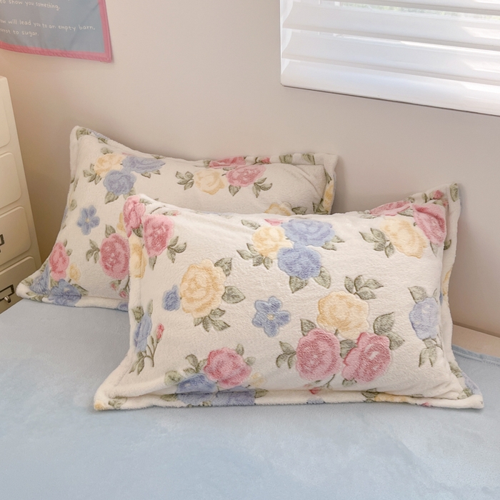 91家纺网 家纺一手货源 找家纺 川悦生活 2025新款立体雪花绒印花大床四件套系列二场景一 西柚花花