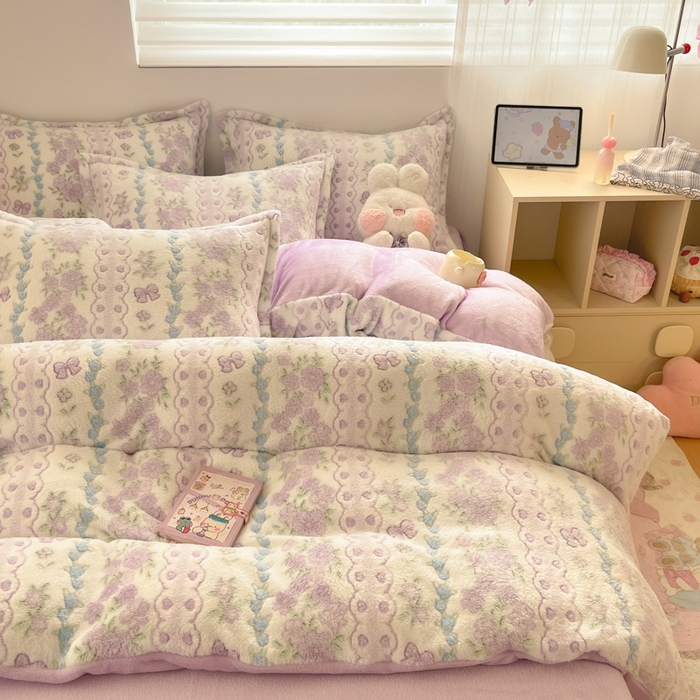 91家纺网 家纺一手货源 找家纺 川悦生活 2025新款立体雪花绒印花大床四件套系列二场景一 香芋花田