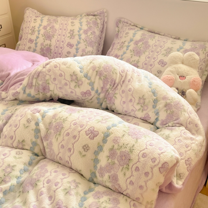 91家纺网 家纺一手货源 找家纺 川悦生活 2025新款立体雪花绒印花大床四件套系列二场景一 香芋花田