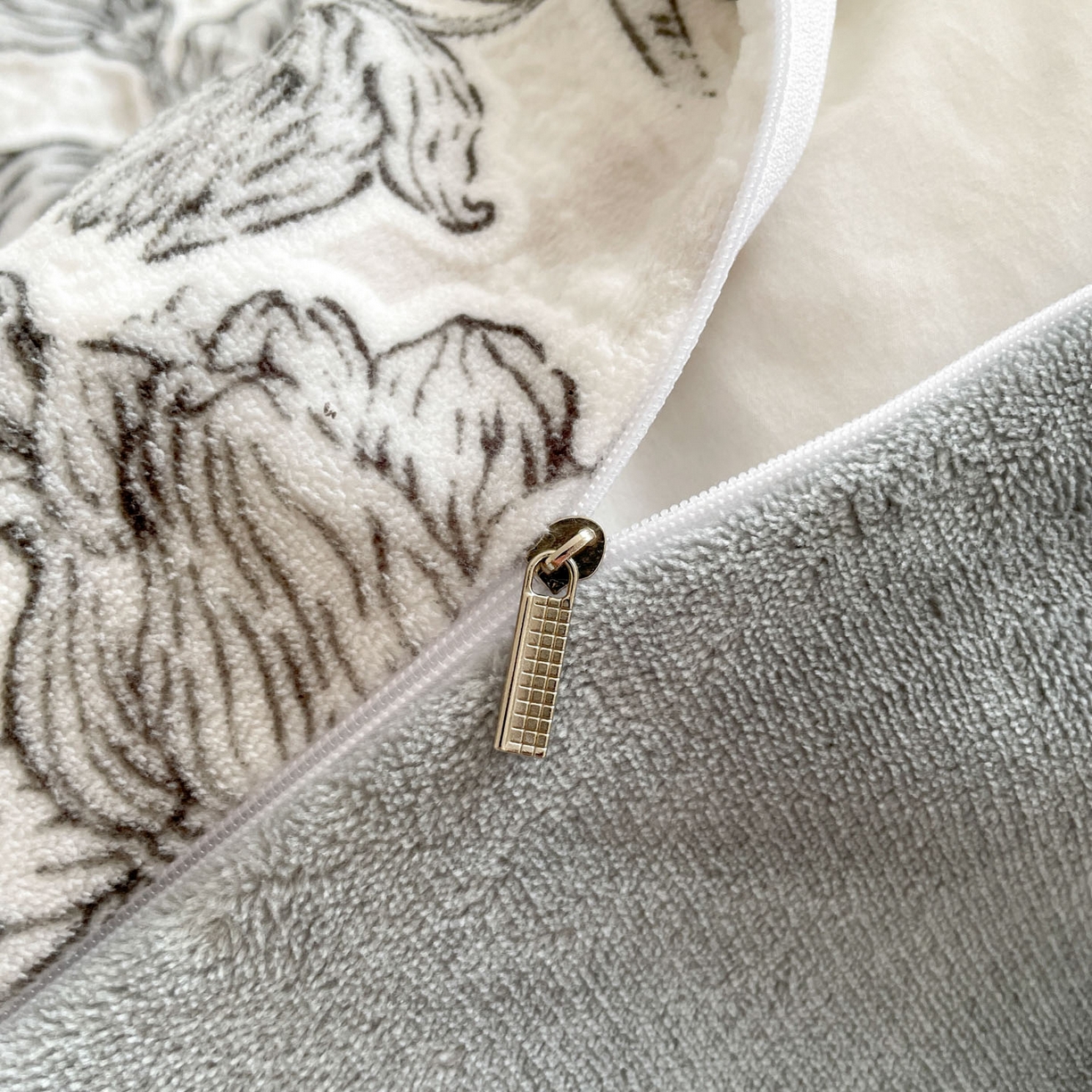 91家纺网 家纺一手货源 找家纺 居易简 2025新款A类高克重牛奶绒立体浮雕四件套 心中之城