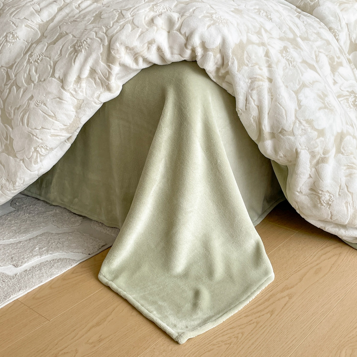 91家纺网 家纺一手货源 找家纺 居易简 2025新款A类高克重牛奶绒立体浮雕四件套 繁花-浅绿