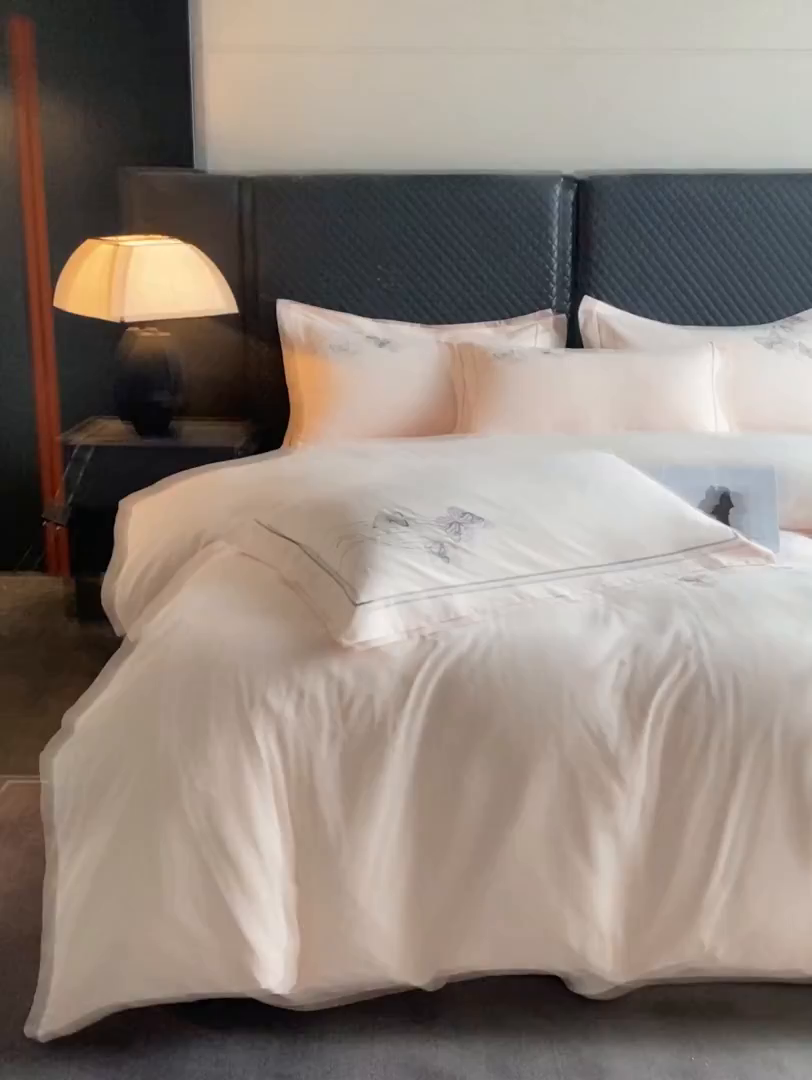 91家纺网 家纺一手货源 找家纺 涵宸家纺 2025新款全棉磨毛刺绣四件套系列-蝶影 蝶影-粉