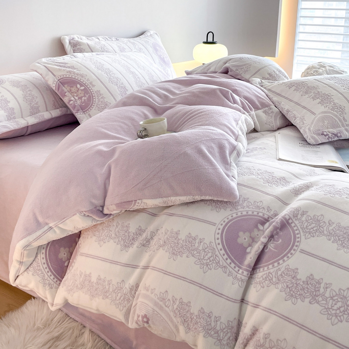 91家纺网 家纺一手货源 找家纺 居易简 2025新款A类高克重牛奶绒立体浮雕四件套 艾瑞-紫