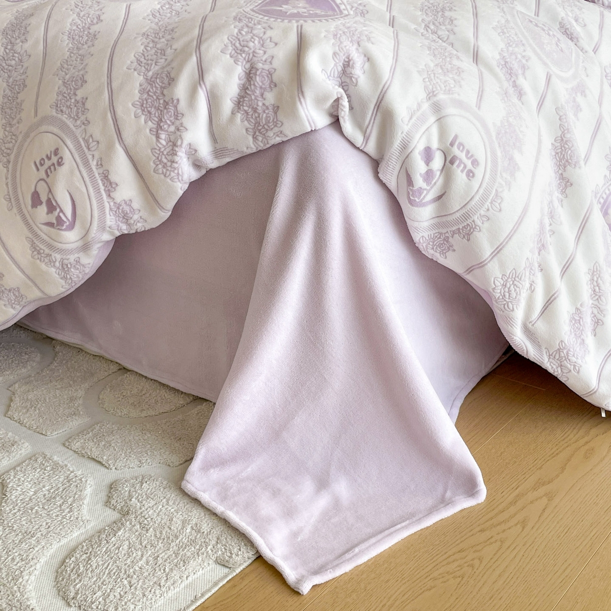 91家纺网 家纺一手货源 找家纺 居易简 2025新款A类高克重牛奶绒立体浮雕四件套 艾瑞-紫