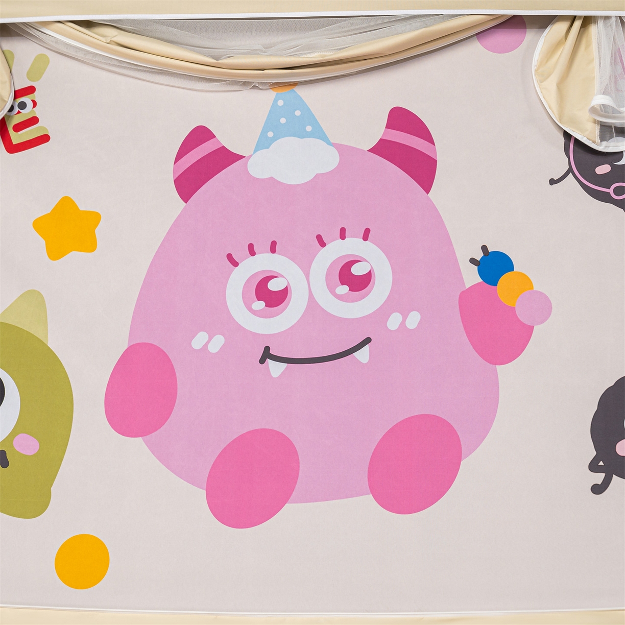 91家纺网 家纺一手货源 找家纺 2025新款多层复合夹层强遮光学生蚊帐 萌兽奇遇