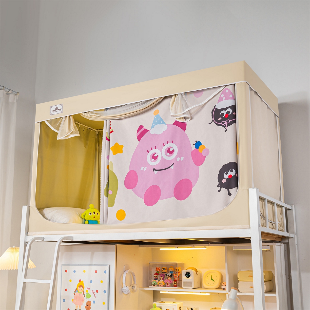 91家纺网 家纺一手货源 找家纺 2025新款多层复合夹层强遮光学生蚊帐 萌兽奇遇