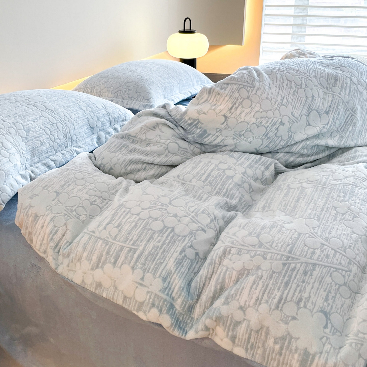 91家纺网 家纺一手货源 找家纺 居易简 2025新款A类高克重牛奶绒立体浮雕四件套 豆蔻