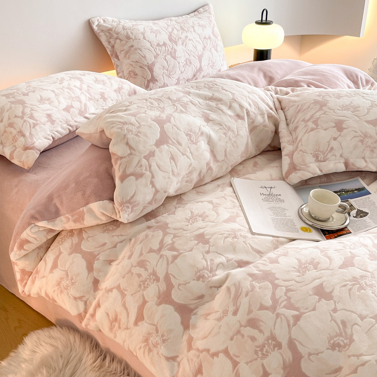 91家纺网 家纺一手货源 找家纺 居易简 2025新款A类高克重牛奶绒立体浮雕四件套 繁花-粉